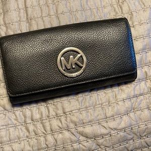 MIchael Kors pebble leather wallet